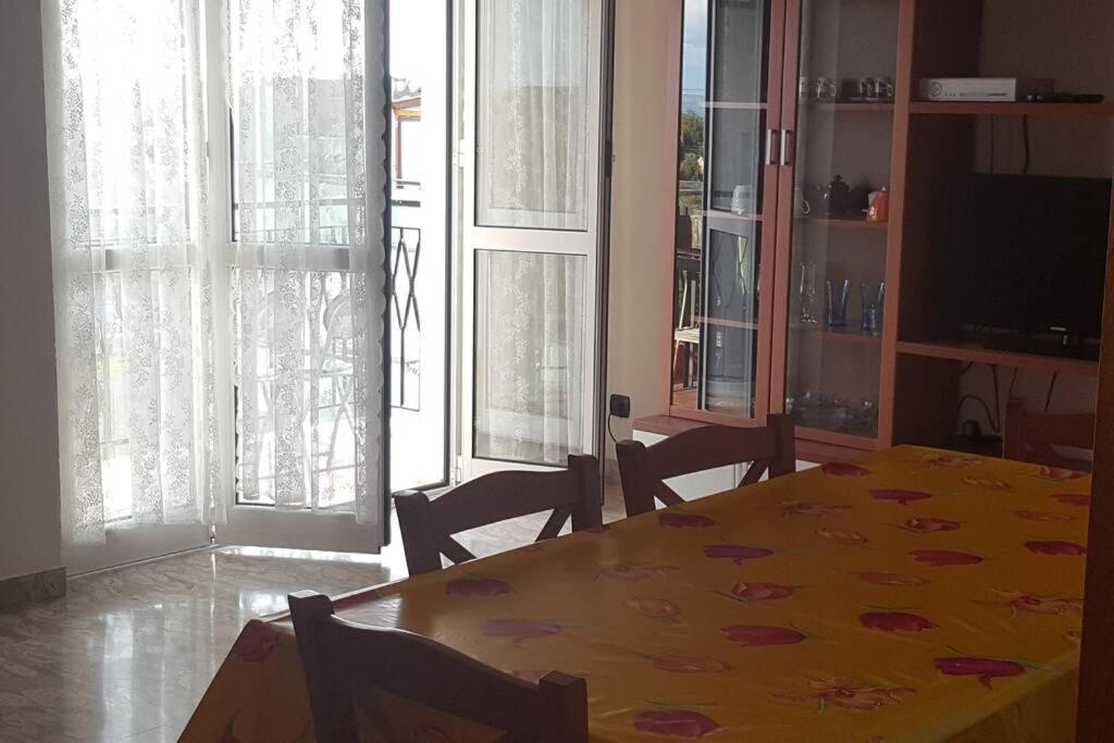 Albenga Sul Mare Famiglie Ed Amici Fino 10 Posti Lägenhet Exteriör bild
