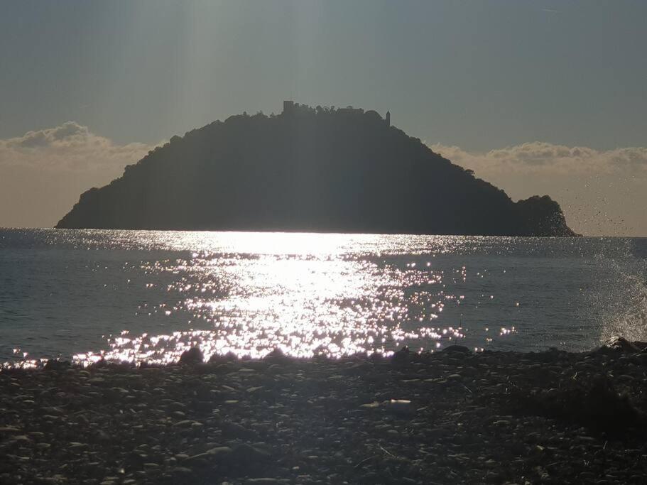 Albenga Sul Mare Famiglie Ed Amici Fino 10 Posti Lägenhet Exteriör bild