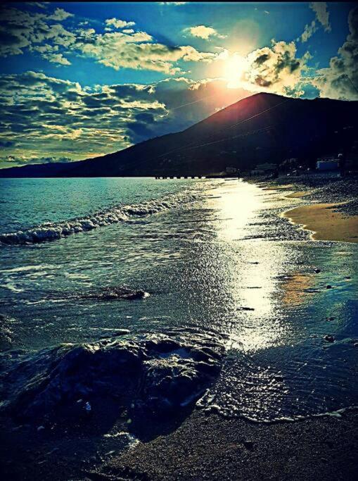 Albenga Sul Mare Famiglie Ed Amici Fino 10 Posti Lägenhet Exteriör bild