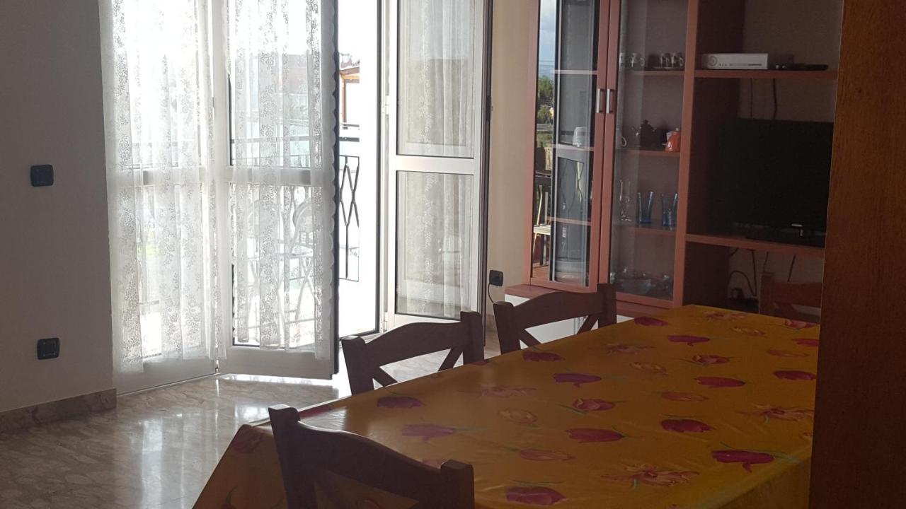 Albenga Sul Mare Famiglie Ed Amici Fino 10 Posti Lägenhet Exteriör bild