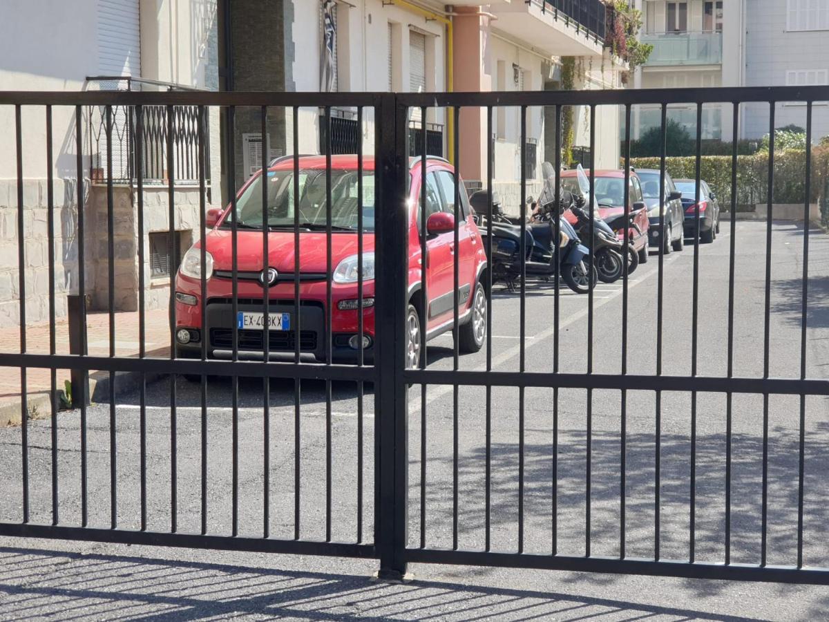 Albenga Sul Mare Famiglie Ed Amici Fino 10 Posti Lägenhet Exteriör bild