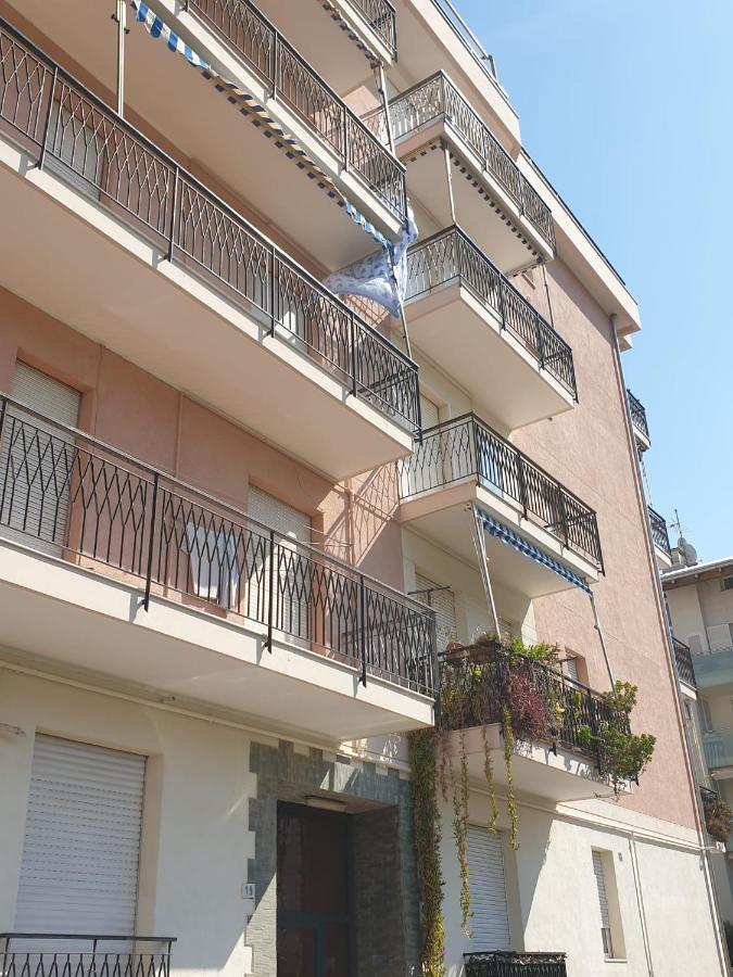 Albenga Sul Mare Famiglie Ed Amici Fino 10 Posti Lägenhet Exteriör bild